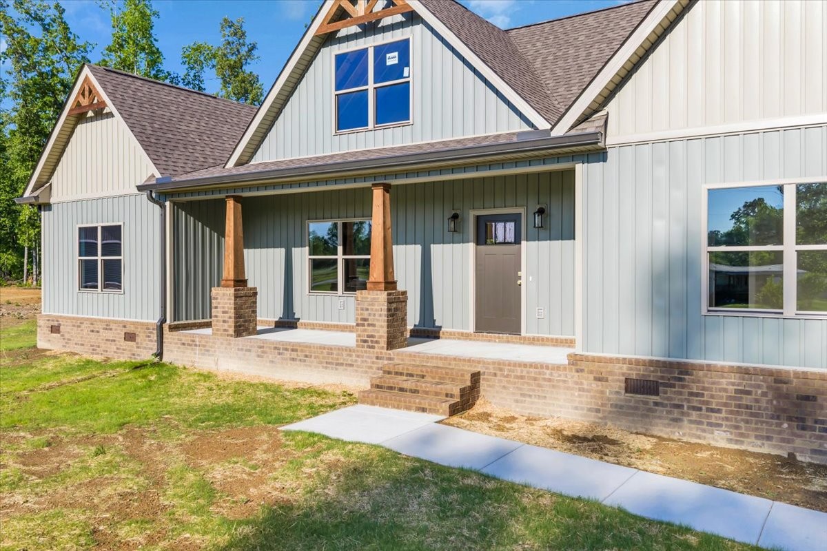 139 Brinkley Road Wartrace, TN 37183 - Photo 39 of 41 a front view of a house with a yard