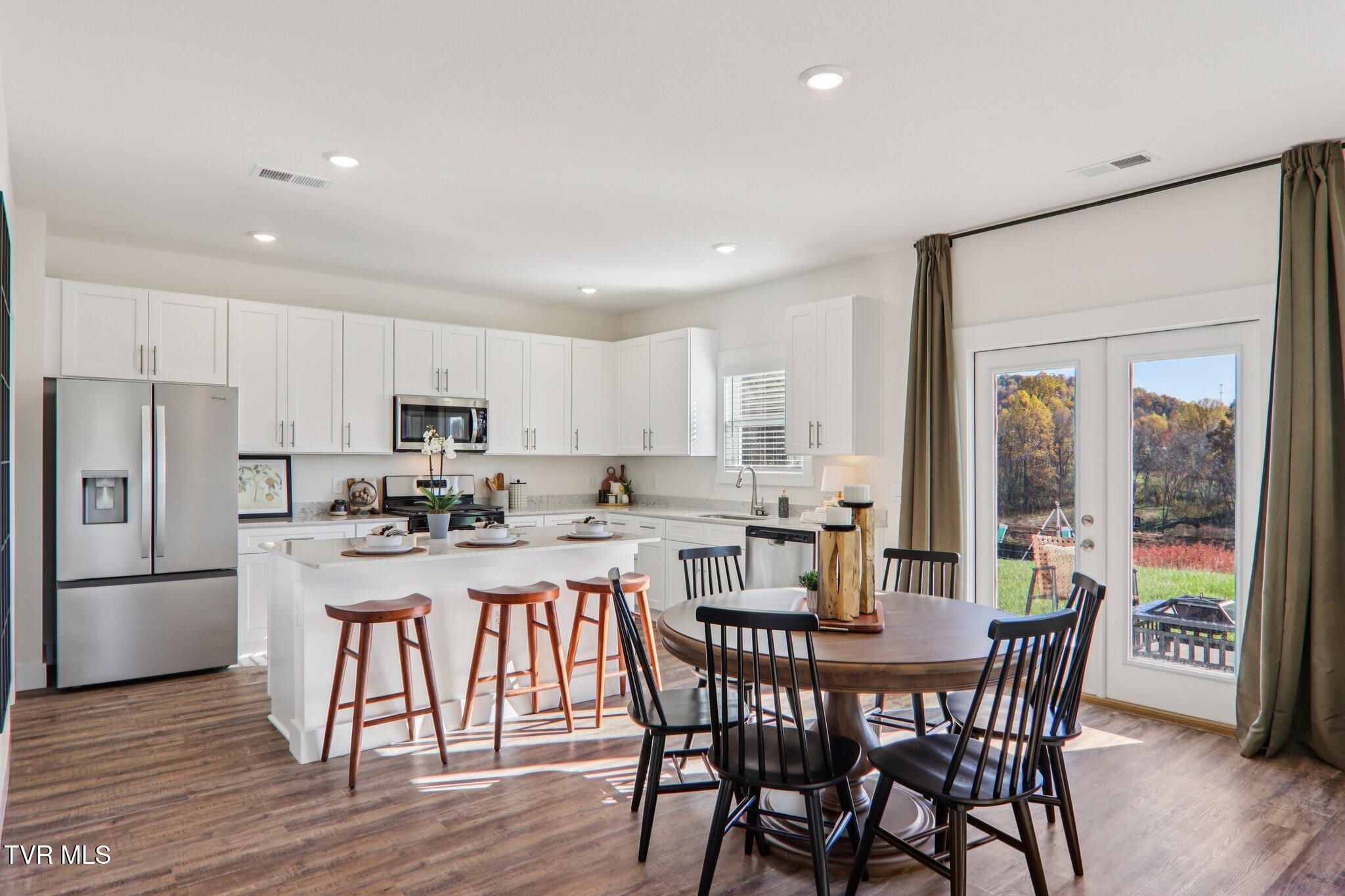 591 Fieldcrest Road Blountville, TN 37617 - Photo 14 of 45 16-web-or-mls-Chimney Vw Lp-S0511-016