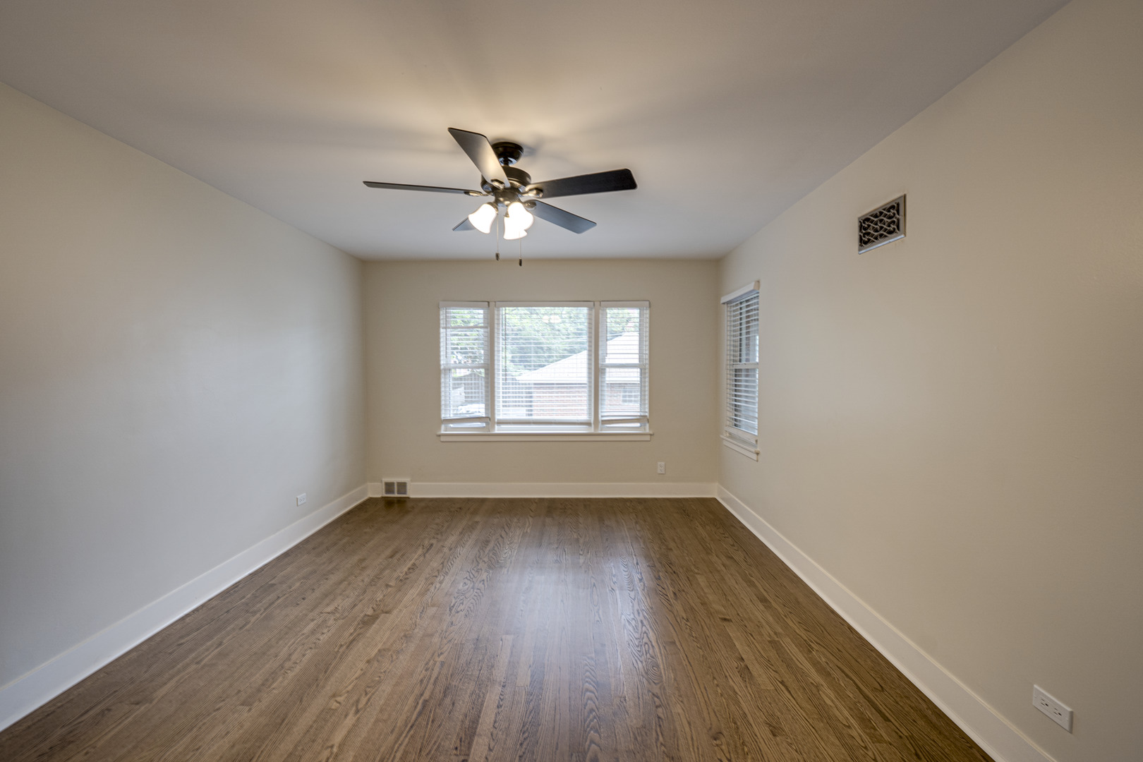 219 Spring Avenue Naperville, IL 60540 - Photo 16 of 41 Gallery Image 16