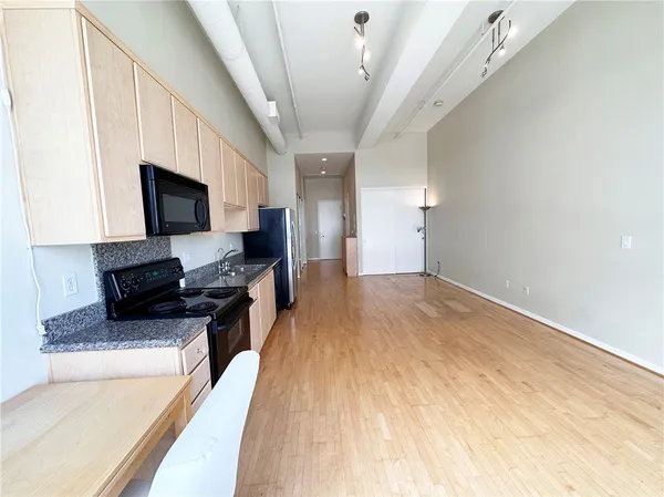 $2,350 | 175 South Lake Avenue, Unit 307, Pasadena, CA 91101