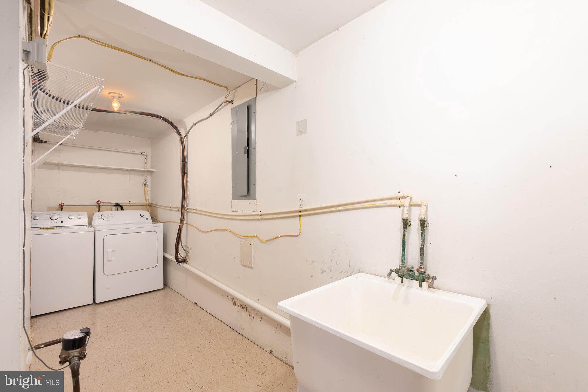 1910 Brant Road Wilmington, DE 19810 - Photo 15 of 18 Laundry Room