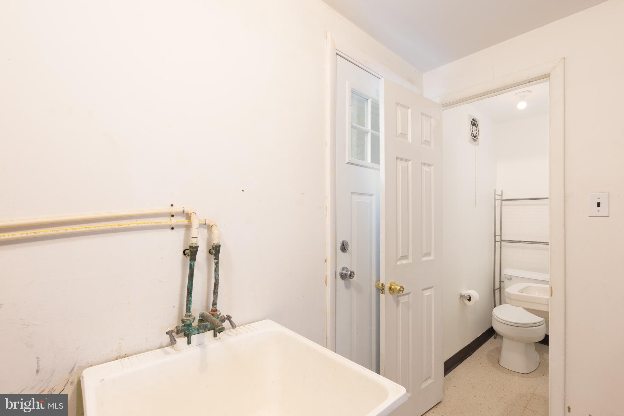 1910 Brant Road Wilmington, DE 19810 - Photo 16 of 18 Half Bath