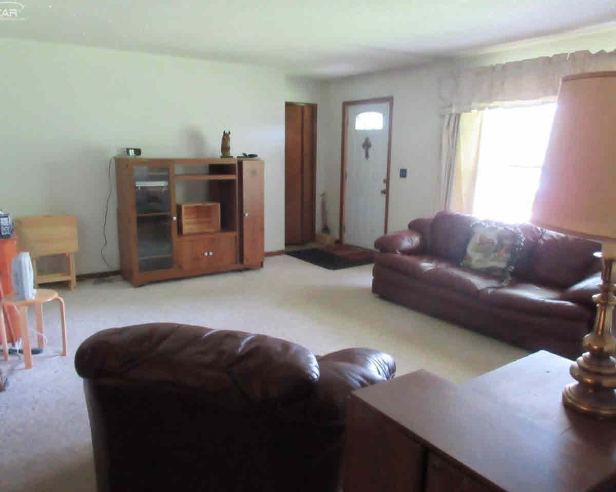 14144 North Center Road Clio, MI 48420 - Photo 3 of 19 21314204-2.JPG