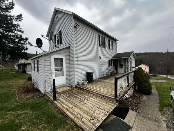 $89,900 | 1027 1st Street, Kittanning, PA 16201