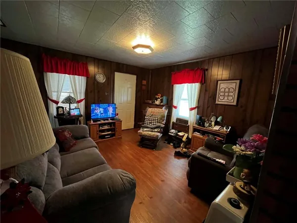 $89,900 | 1027 1st Street, Kittanning, PA 16201