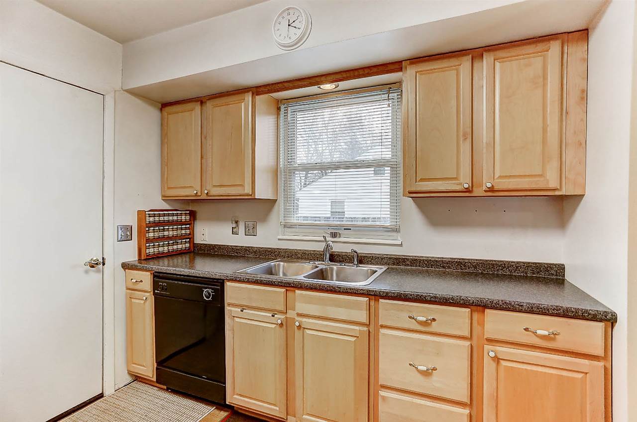 7321 Bluffton Road Fort Wayne, IN 46809 - Photo 12 of 32