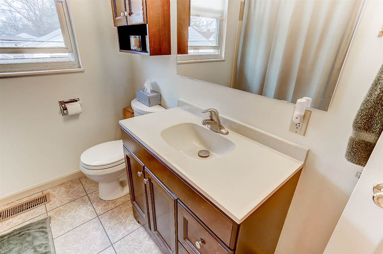 7321 Bluffton Road Fort Wayne, IN 46809 - Photo 18 of 32
