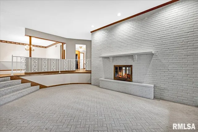 $292,500 | 192 Potawatomi Road, Galesburg, IL 61401