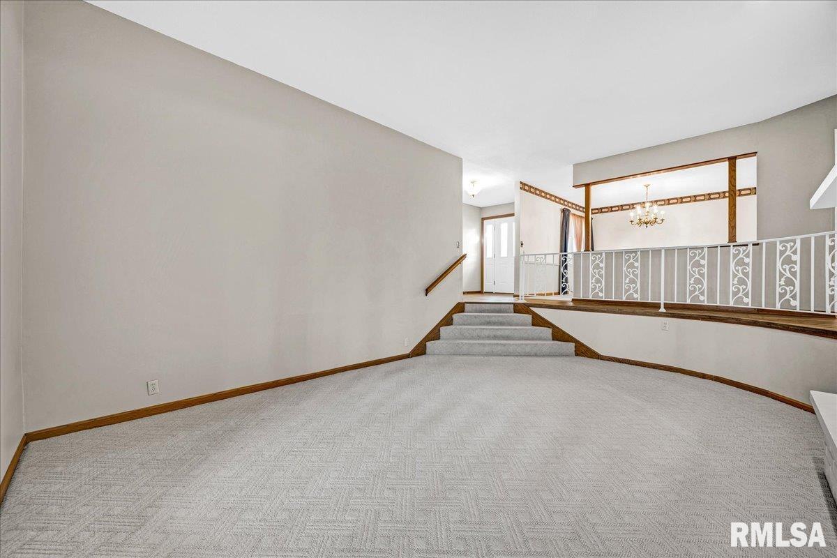 192 Potawatomi Road Galesburg, IL 61401 - Photo 12 of 49