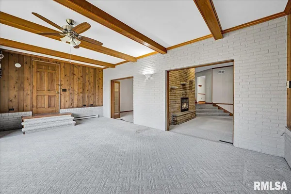 $292,500 | 192 Potawatomi Road, Galesburg, IL 61401