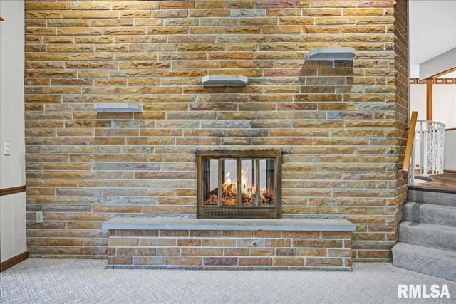 $292,500 | 192 Potawatomi Road, Galesburg, IL 61401