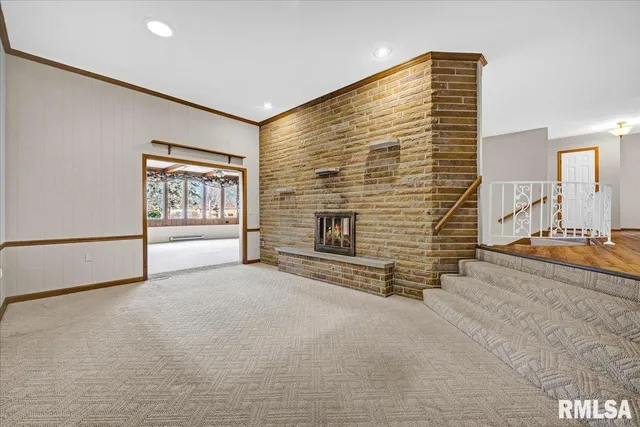 $292,500 | 192 Potawatomi Road, Galesburg, IL 61401