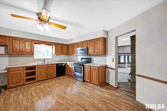 $292,500 | 192 Potawatomi Road, Galesburg, IL 61401