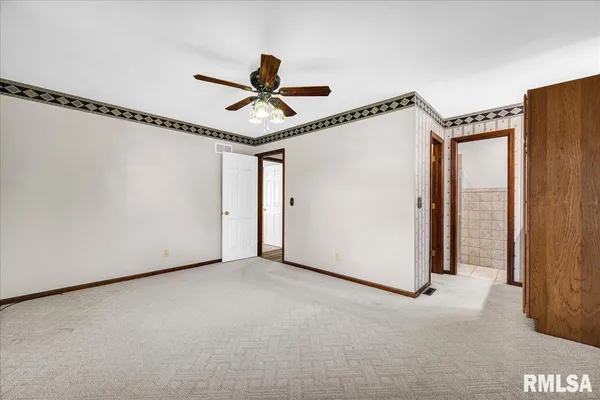 $292,500 | 192 Potawatomi Road, Galesburg, IL 61401