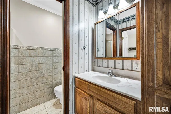 $292,500 | 192 Potawatomi Road, Galesburg, IL 61401