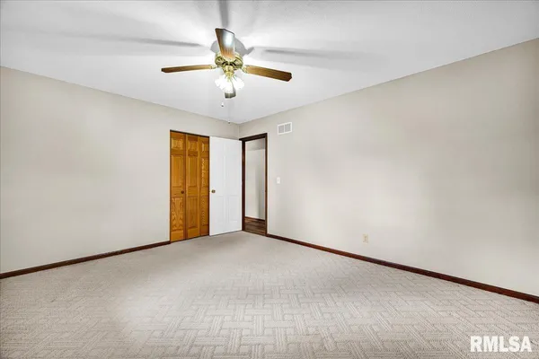 $292,500 | 192 Potawatomi Road, Galesburg, IL 61401