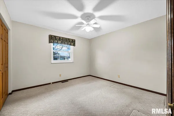 $292,500 | 192 Potawatomi Road, Galesburg, IL 61401