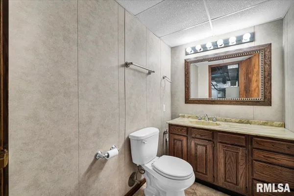 $292,500 | 192 Potawatomi Road, Galesburg, IL 61401