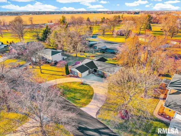 $292,500 | 192 Potawatomi Road, Galesburg, IL 61401