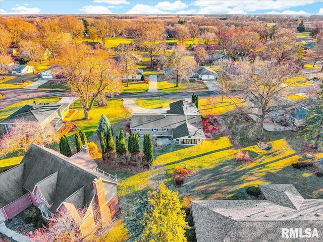 $292,500 | 192 Potawatomi Road, Galesburg, IL 61401