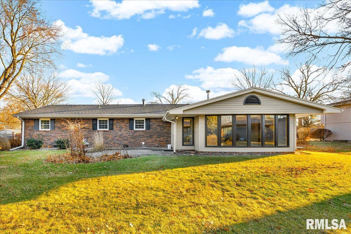 192 Potawatomi Road Galesburg, IL 61401 - Photo 6 of 49