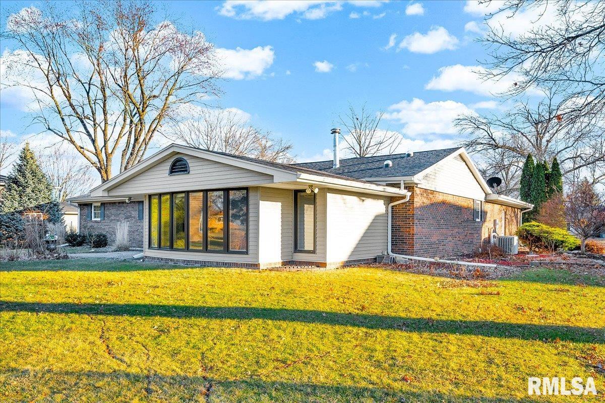 192 Potawatomi Road Galesburg, IL 61401 - Photo 7 of 49