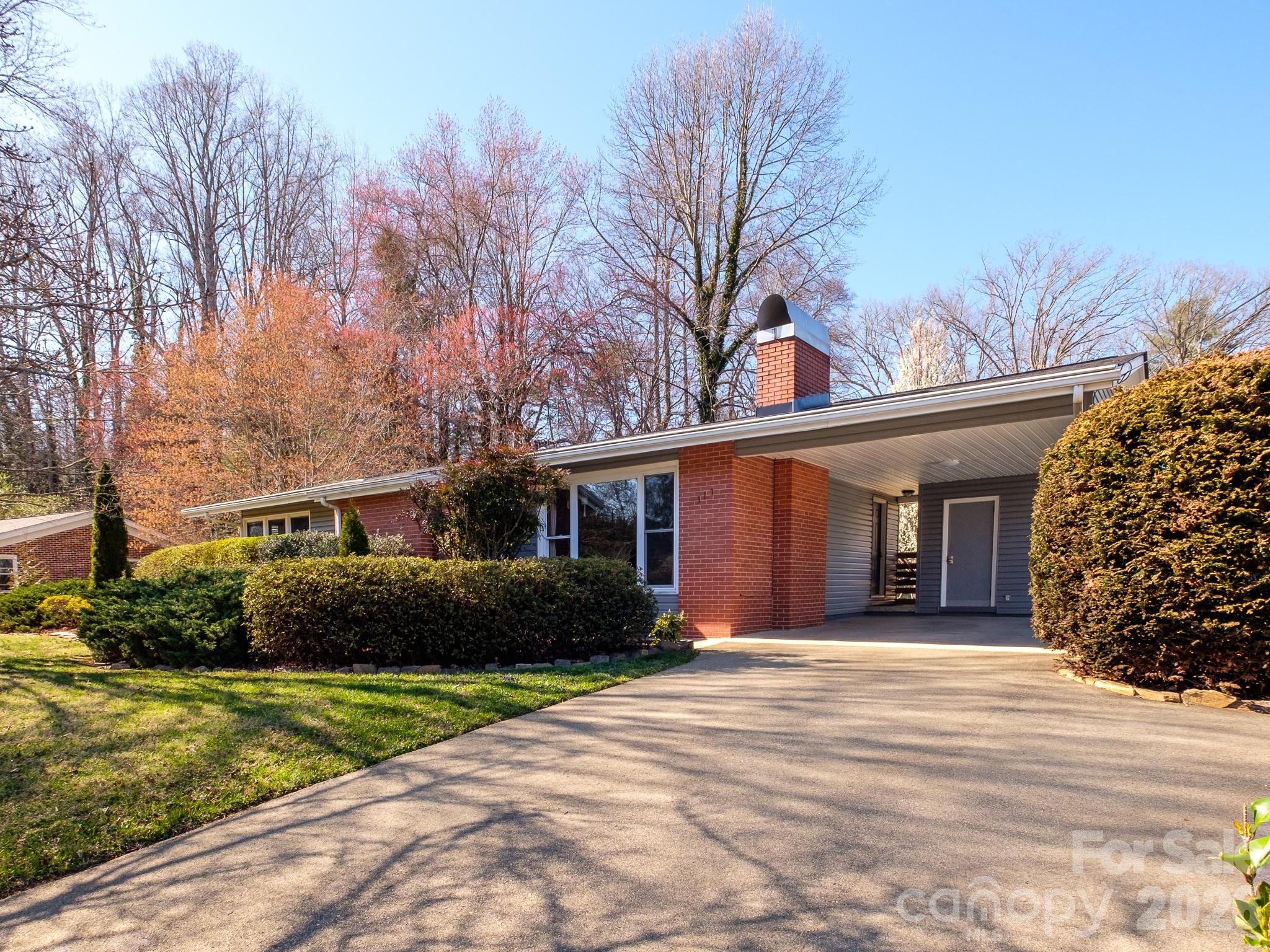 317 Allison Road Brevard, NC 28712 - Photo 2 of 27