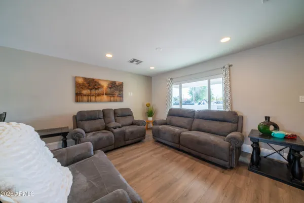 $525,000 | 5242 North 19th Drive, Phoenix, AZ 85015
