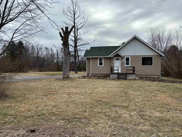 $164,900 | 6565 East River Road, Flushing, MI 48433