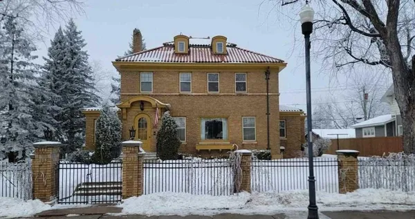 $489,900 | 1001 East Howard Street, Hibbing, MN 55746