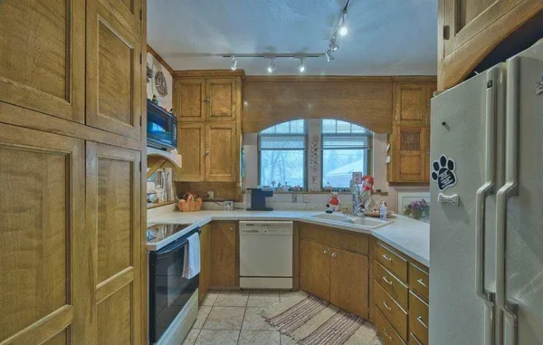 $489,900 | 1001 East Howard Street, Hibbing, MN 55746