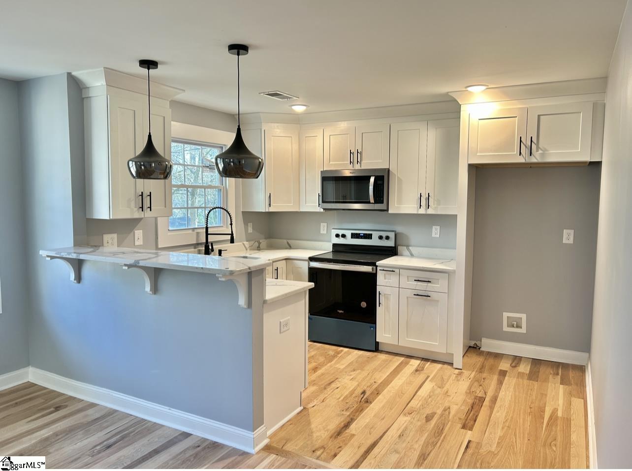 34 Hall Street Greenville, SC 29607 - Photo 3 of 13 Gallery Image 3