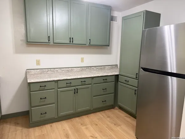 $1,850 | 1515 East Bowie Street, Beeville, TX 78102