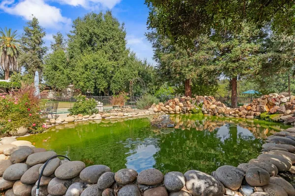 a view of a tennis court