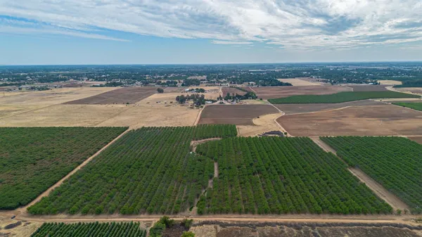 an aerial view of a yard