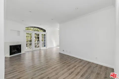 $3,895 | 9800 Vidor Drive, Unit 303, Los Angeles, CA 90035