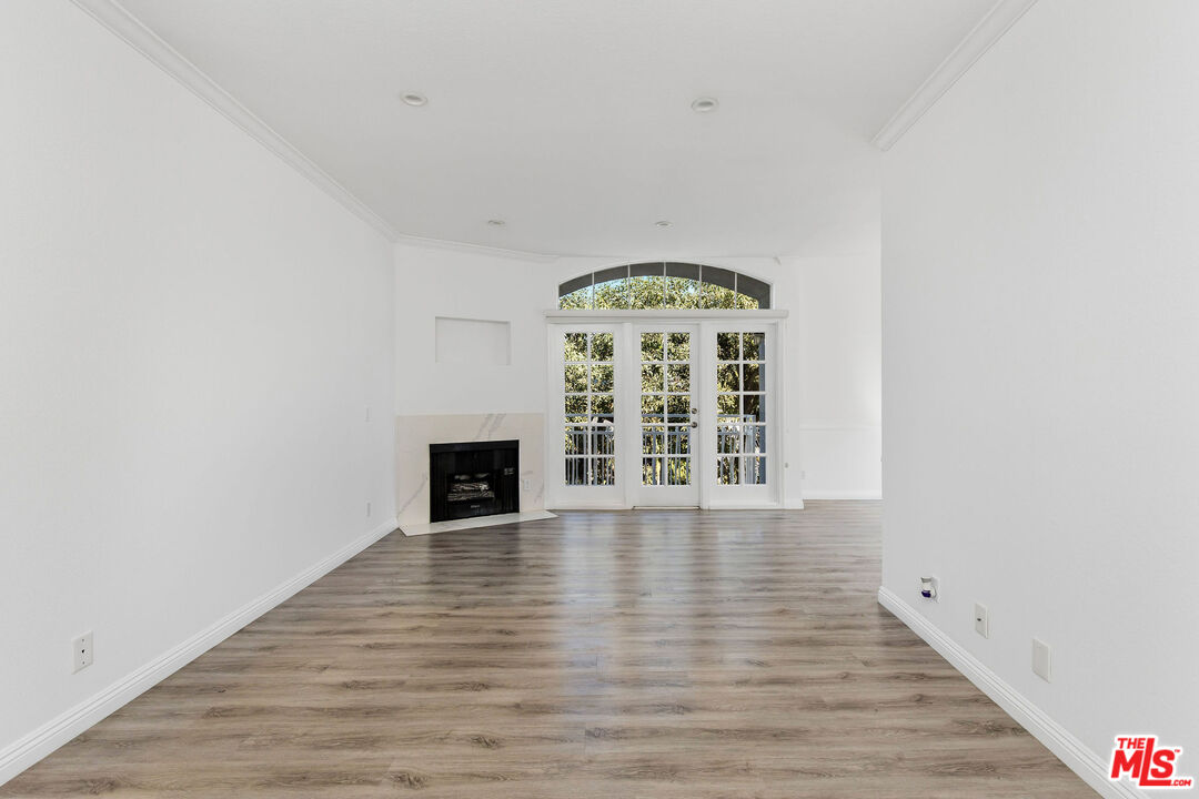 9800 Vidor Drive, Unit 303 Los Angeles, CA 90035 - Photo 2 of 19