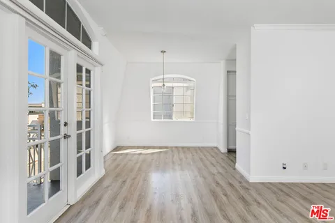 $3,895 | 9800 Vidor Drive, Unit 303, Los Angeles, CA 90035