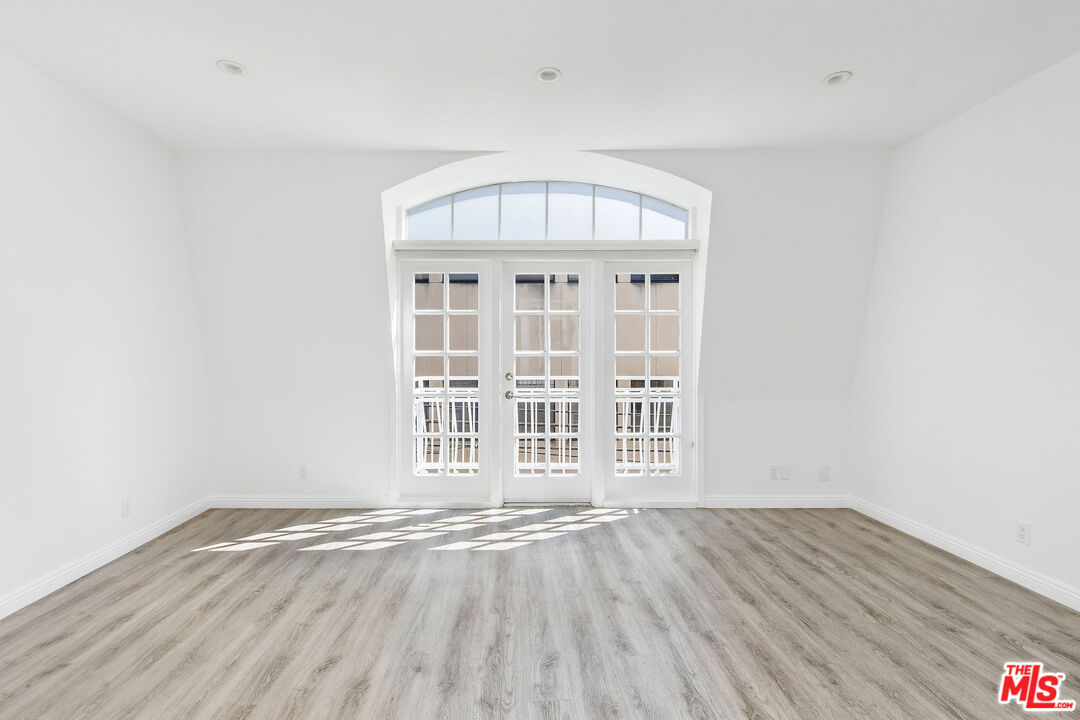 9800 Vidor Drive, Unit 303 Los Angeles, CA 90035 - Photo 5 of 19