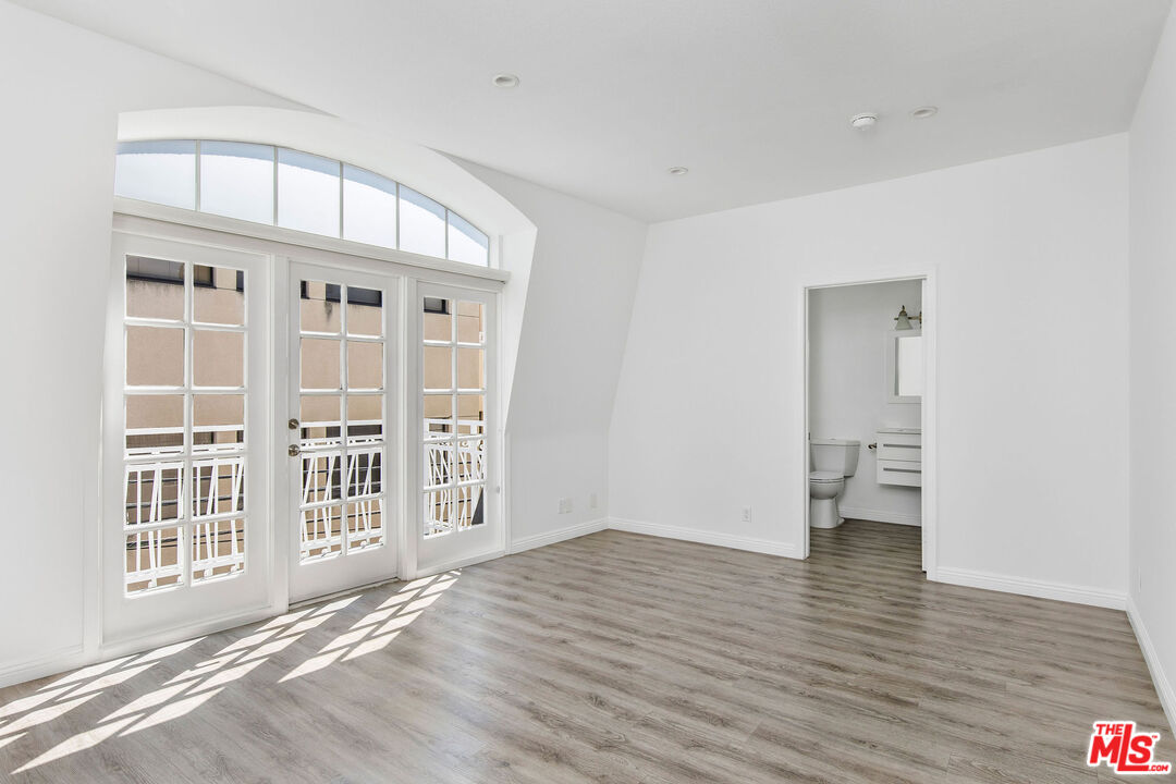 9800 Vidor Drive, Unit 303 Los Angeles, CA 90035 - Photo 6 of 19