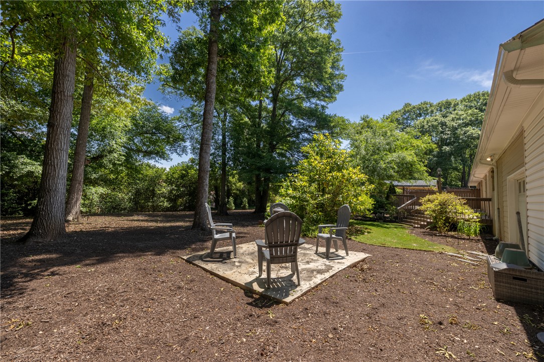 208 Mountain View Lane Clemson, SC 29631 - Photo 33 of 39