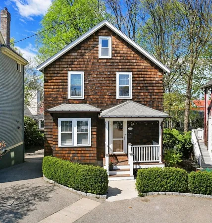 $1,600,000 | 14 A Linden Place, Brookline, MA 02445