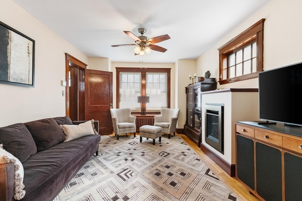 14 A Linden Place Brookline, MA 02445 - Photo 5 of 25