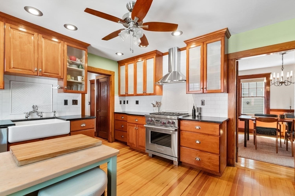 14 A Linden Place Brookline, MA 02445 - Photo 10 of 25