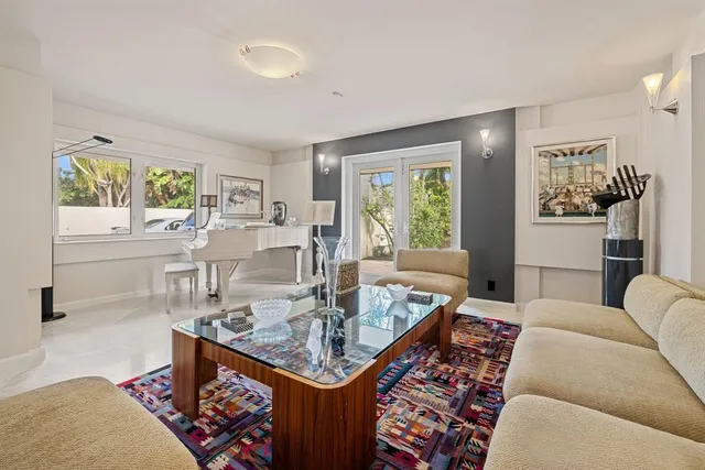 $2,095,000 | 3150 North 35th Street, Hollywood, FL 33021