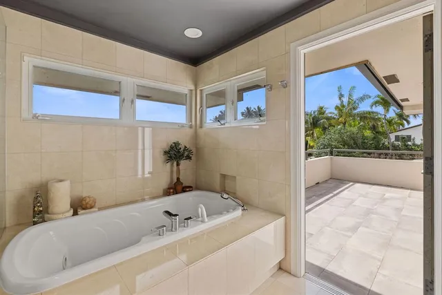 $2,095,000 | 3150 North 35th Street, Hollywood, FL 33021