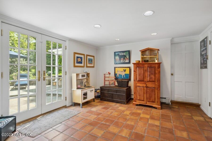 21 Stanwich Lane Greenwich, CT 06830 - Photo 14 of 45 a view of a livingroom with furniture