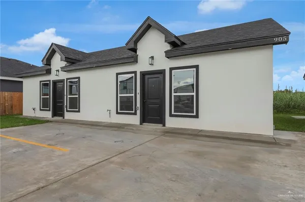 $1,000 | 905 Crestview Street, Unit 2, Weslaco, TX 78596