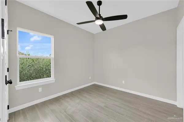 $1,000 | 905 Crestview Street, Unit 2, Weslaco, TX 78596