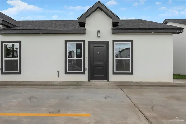 $1,000 | 905 Crestview Street, Unit 2, Weslaco, TX 78596